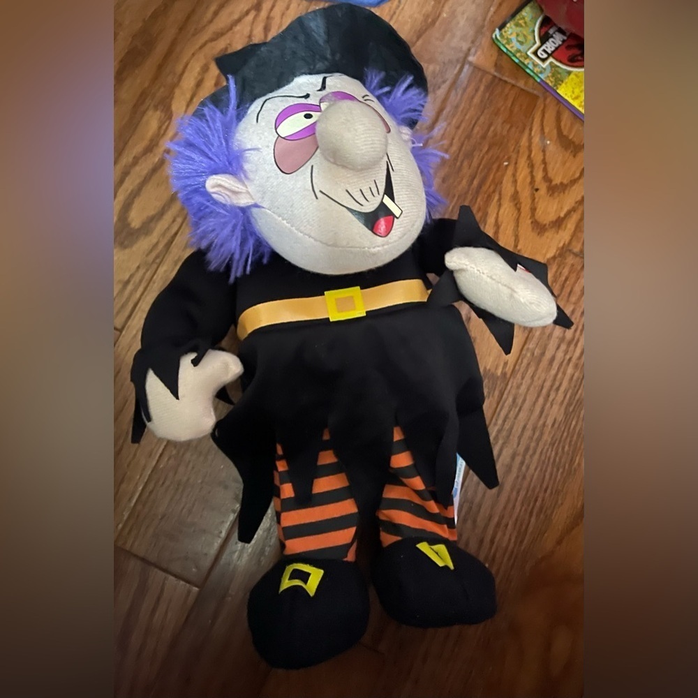 Spooky Village Animated Singing Witch, 2012, “I Put A Spell On You”